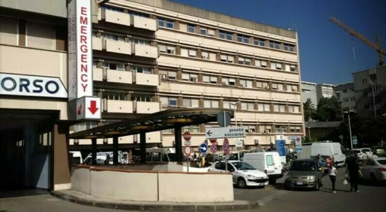 Bambino di 8 anni muore dopo il crollo di un muro, travolti anche i fratellini: lui e il gemello stavano giocando in cortile Bambino di 8 anni muore dopo il crollo di un muro, travolti anche i fratellini: lui e il gemello stavano giocando in cortile