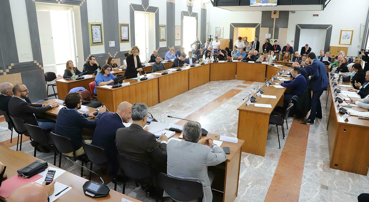 Voli civili all?Arlotta, fronte comune: «I diritti del territorio non rispettati» Voli civili all?Arlotta, fronte comune: «I diritti del territorio non rispettati»