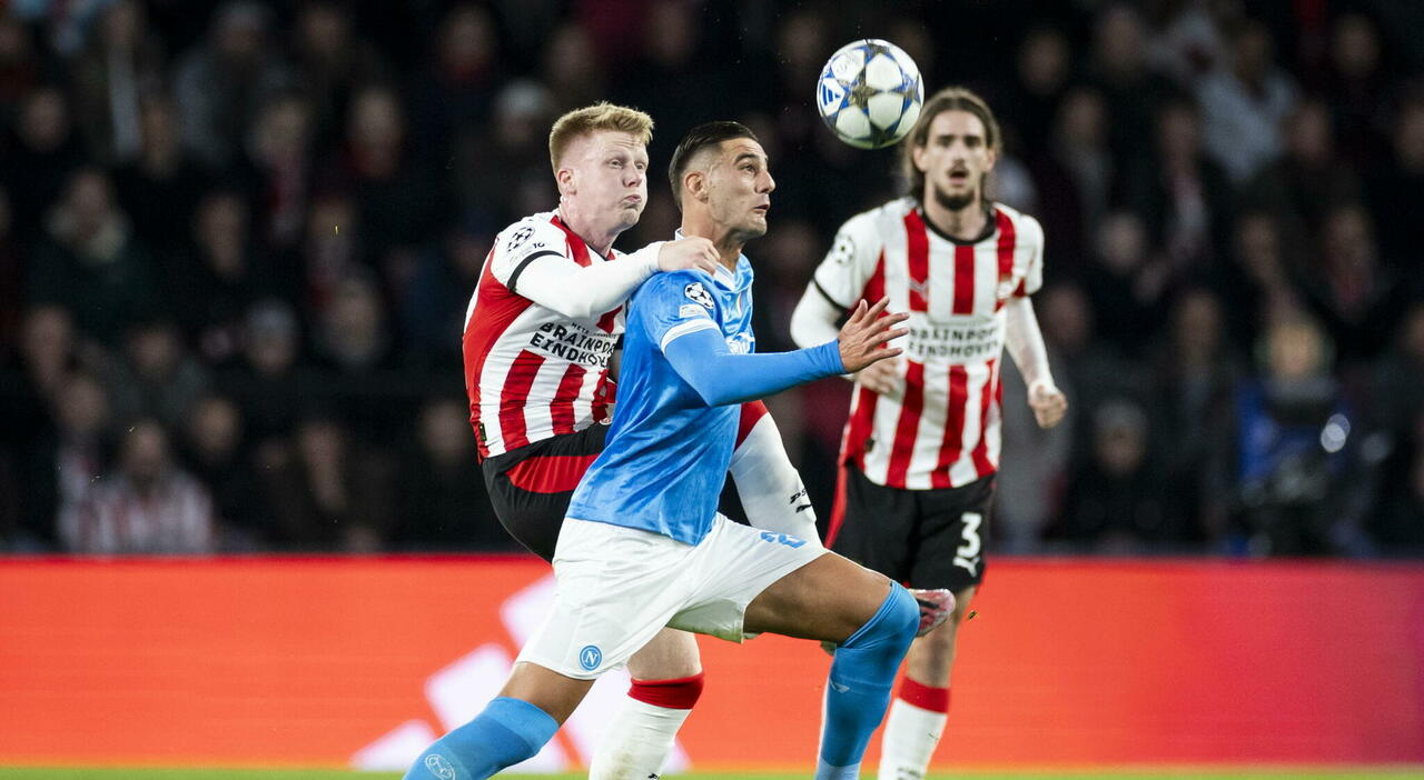 Psv Napoli 6 2, che disastro degli azzurri in Olanda Psv Napoli 6 2, che disastro degli azzurri in Olanda