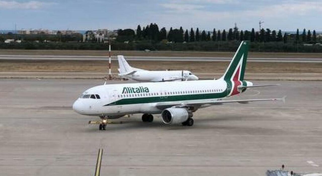 Trasporti, cancellato un altro volo da Brindisi a Roma: «Continua l?isolamento» Trasporti, cancellato un altro volo da Brindisi a Roma: «Continua l?isolamento»
