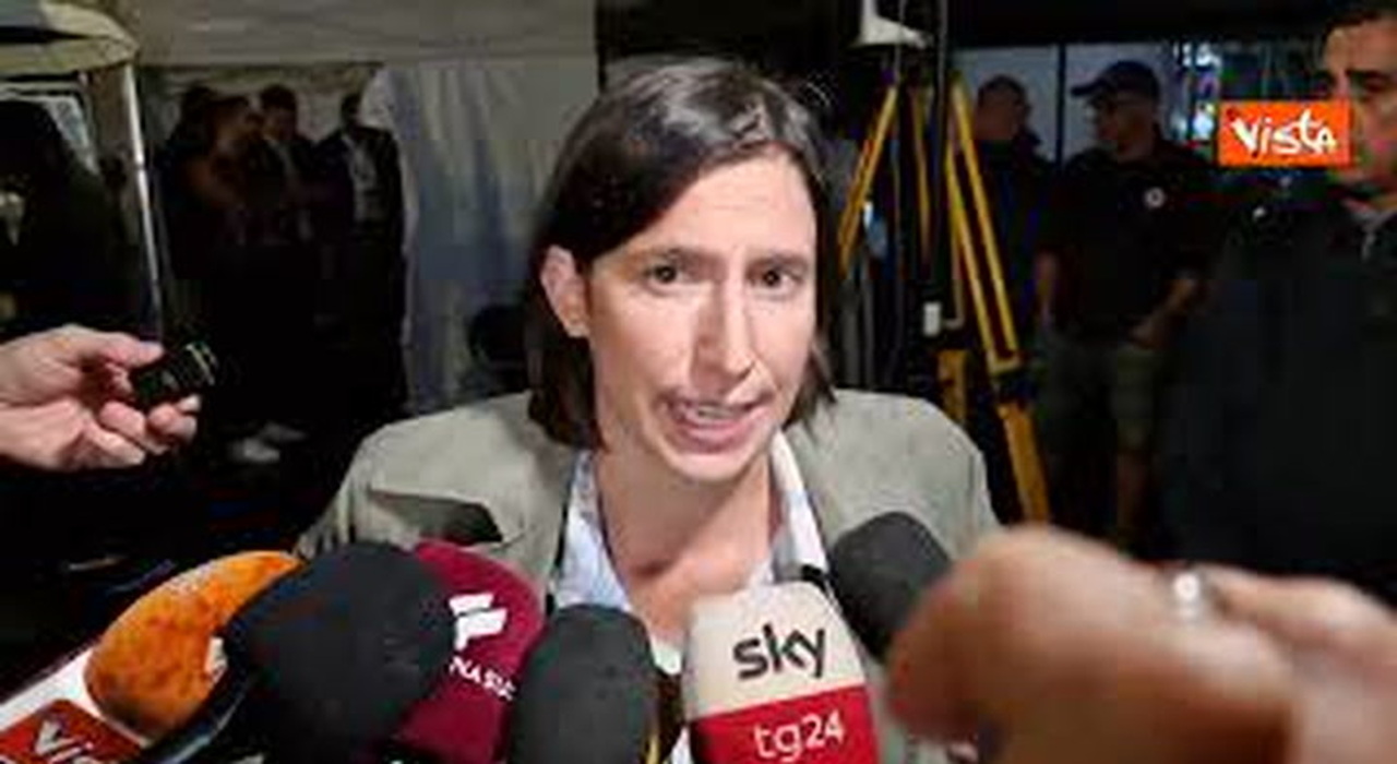 https://statics.cedscdn.it/photos/MED_HIGH/2025/10/21/9141103_poster.jpg