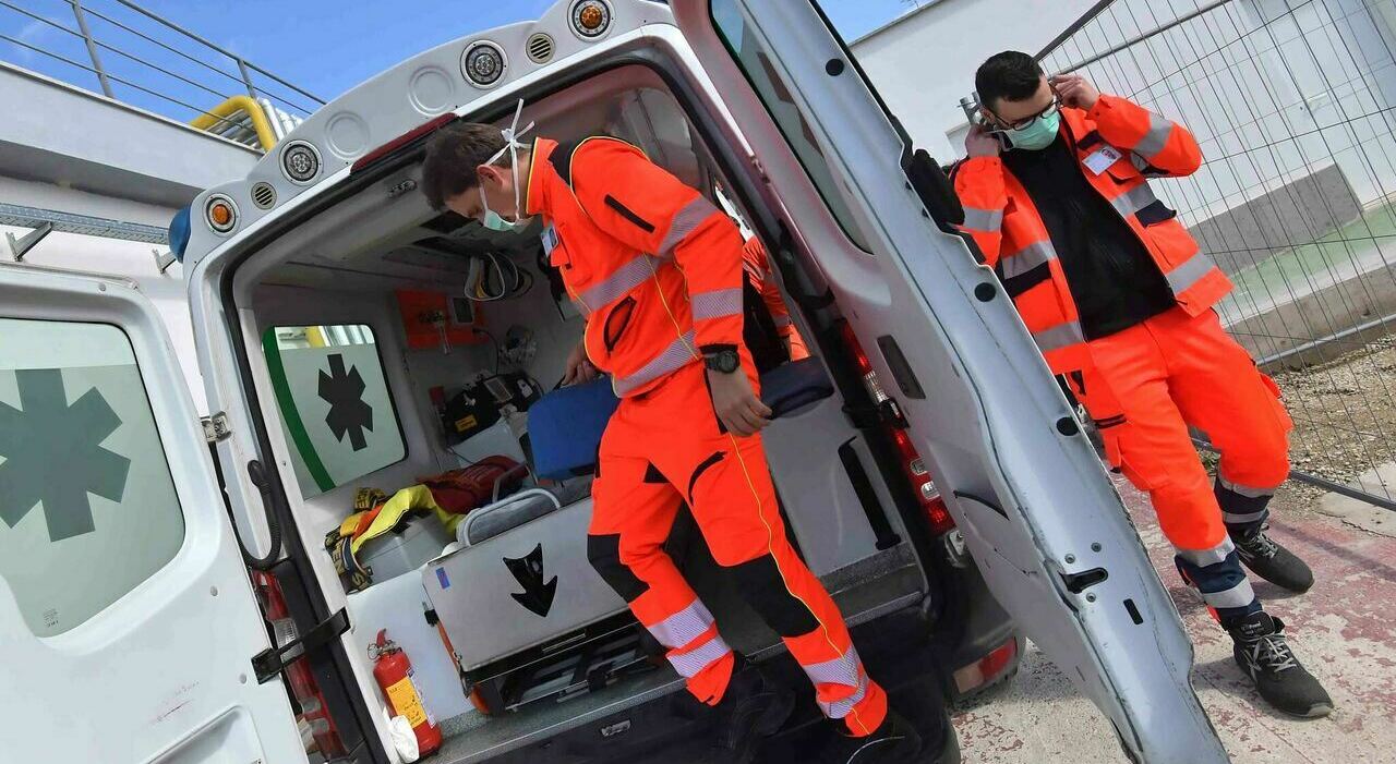 Camionista travolto da una pala meccanica nello stabilimento di Acciaierie Venete, il 46enne è morto sul colpo Camionista travolto da una pala meccanica nello stabilimento di Acciaierie Venete, il 46enne è morto sul colpo