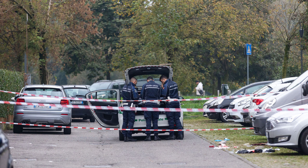 Donna accoltellata e in fin di vita a Milano, l Donna accoltellata e in fin di vita a Milano, l