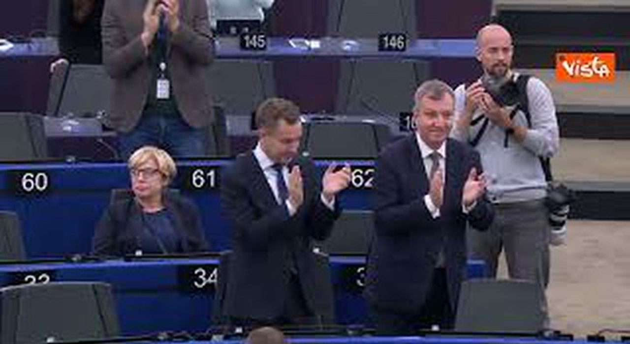 https://statics.cedscdn.it/photos/MED_HIGH/2025/10/22/9143079_poster.jpg