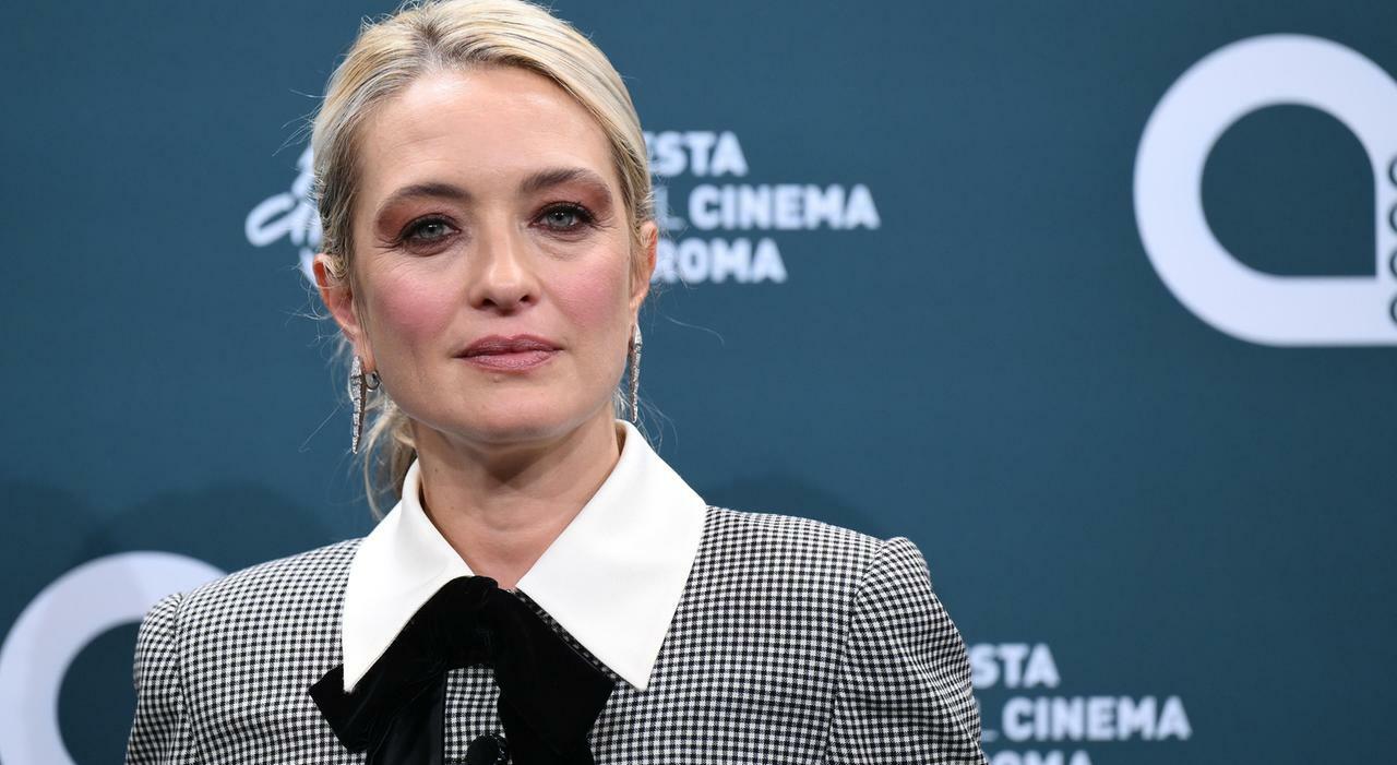 Carolina Crescentini: «In Italia sta tornando la buon costume, inaccettabile oggi negare l?aborto» Carolina Crescentini: «In Italia sta tornando la buon costume, inaccettabile oggi negare l?aborto»