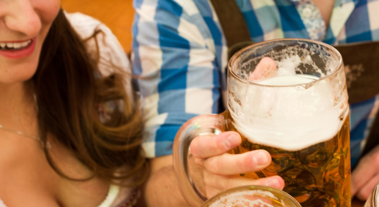 Molesta la cameriera all?Oktoberfest: imprenditore 65enne trevigiano in carcere in Germania. La moglie paga la cauzione (3.500 euro), ma poi scopre il motivo Molesta la cameriera all?Oktoberfest: imprenditore 65enne trevigiano in carcere in Germania. La moglie paga la cauzione (3.500 euro), ma poi scopre il motivo