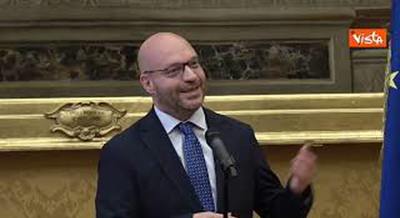 https://statics.cedscdn.it/photos/MED_HIGH/2025/10/23/9144947_poster.jpg