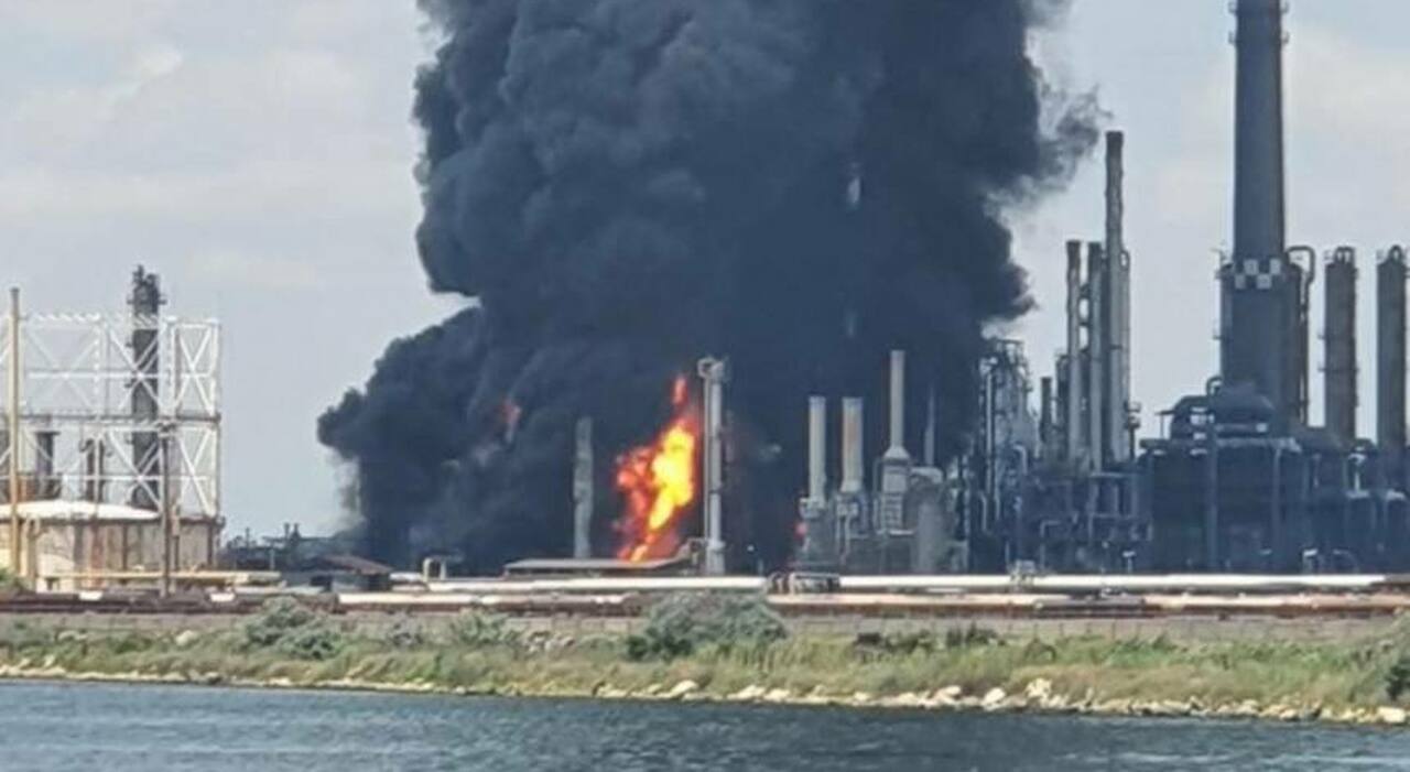 lukoil e druzhba dopo le sanzioni esplosioni in due raffinerie legate a mosca in ungheria e romania