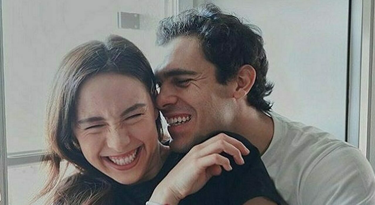 https://statics.cedscdn.it/photos/MED_HIGH/2025/10/23/9145071_23161147_aurora_ramazzotti_goffredo_cerza_matrimonio_data_ultimissime_oggi_23_10_2025.jpg