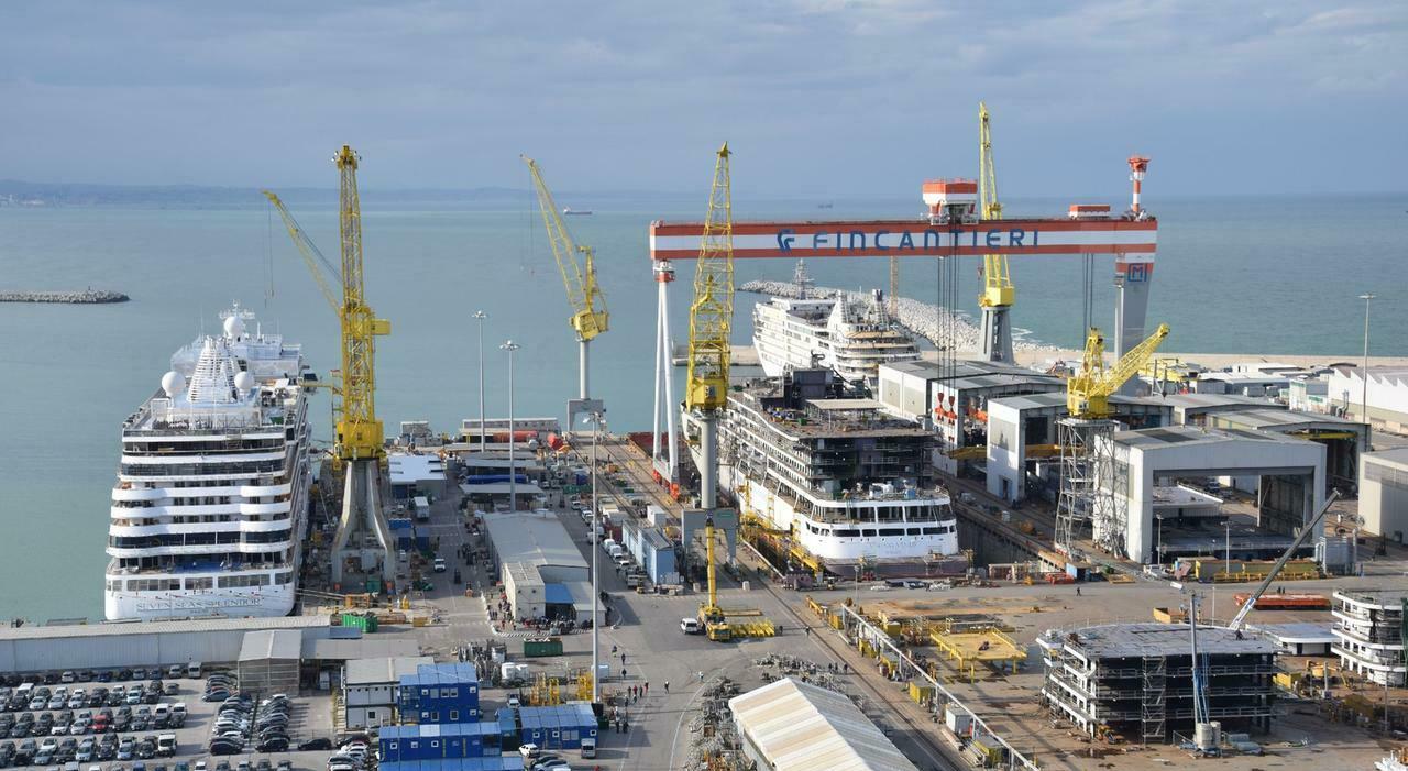Ancona, zuffa con forbici e martello tra le navi: due operai a processo, uno patteggia Ancona, zuffa con forbici e martello tra le navi: due operai a processo, uno patteggia