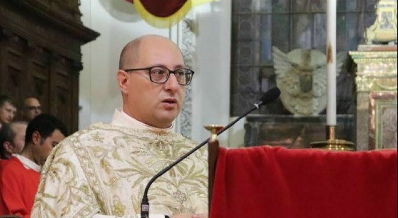 https://statics.cedscdn.it/photos/MED_HIGH/2025/10/24/9146663_24070428_don_nunzio_accoltellato.jpg