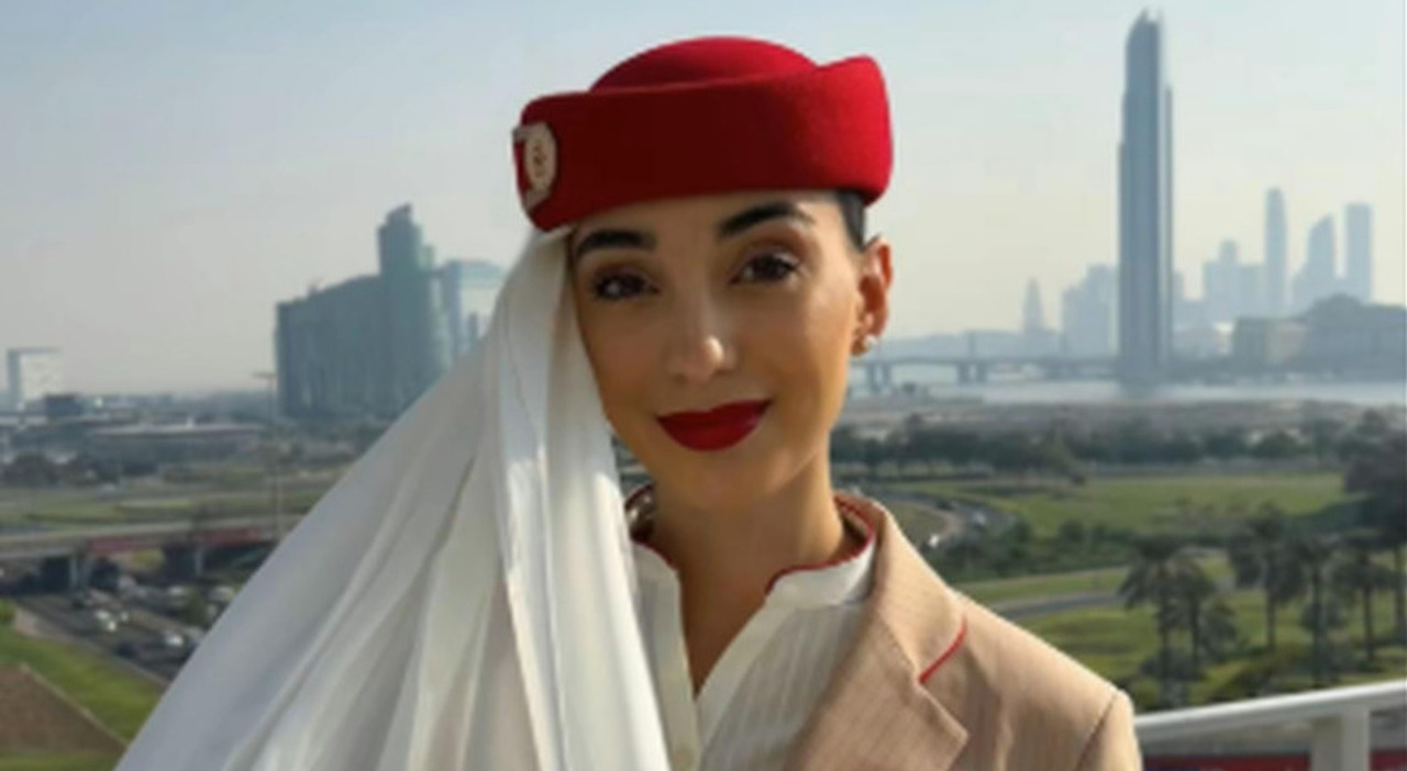 https://statics.cedscdn.it/photos/MED_HIGH/2025/10/24/9146772_24103410_emirates.jpg