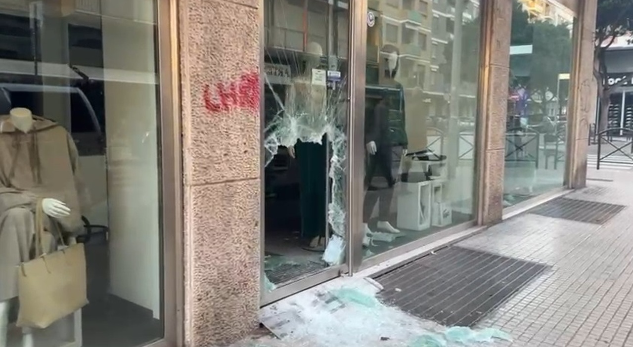 Lecce, furto con spaccata a Lacoste: ladri in fuga con i vestiti griffati
