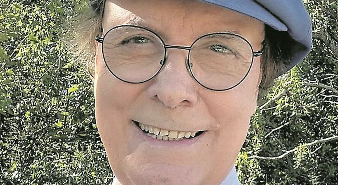 Luca Sardella si racconta tra tv, musica e botanica: «Baudo mi suggerì la coppoletta. Dolore per gli ulivi di Puglia»