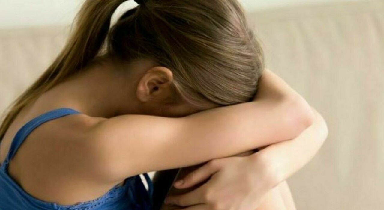 Dodicenne stuprata e filmata, arrestati gli aguzzini di 18, 17 e 14 anni: «Un sospiro di sollievo, finalmente posso uscire di casa» Dodicenne stuprata e filmata, arrestati gli aguzzini di 18, 17 e 14 anni: «Un sospiro di sollievo, finalmente posso uscire di casa»