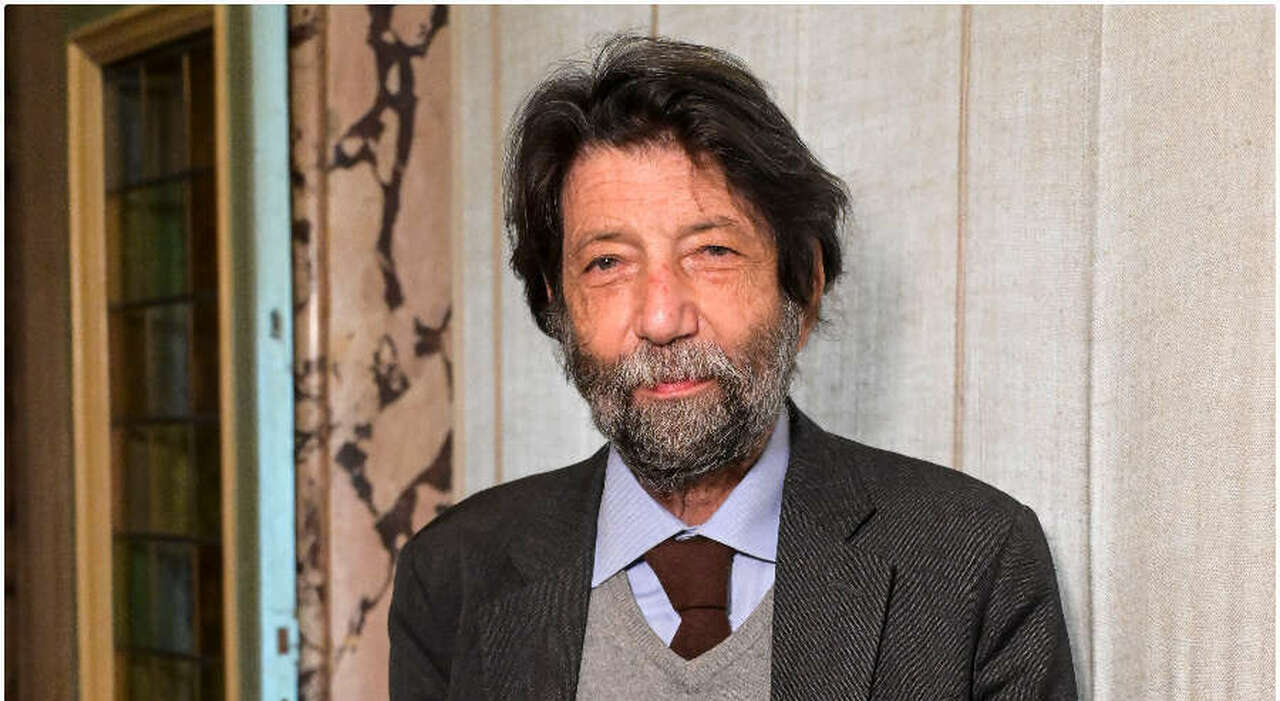 Massimo Cacciari si sposa a 81 anni con Chiara Patriarca. Gli amici: &laquo;Lei &egrave;  simpatica e sa tenergli testa&raquo;