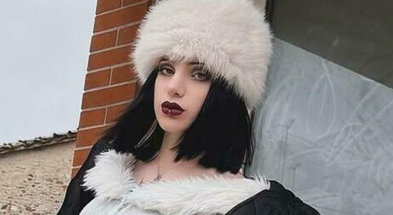 Chiara Zardo ha un malore in casa e muore a 18 anni tra le braccia della mamma Chiara Zardo ha un malore in casa e muore a 18 anni tra le braccia della mamma