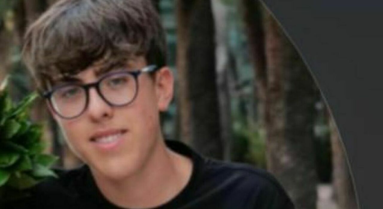 La tragedia di Mattia, morto a 17 con la moto: venerdì la gioia del gol in campo, ieri lo scontro fatale mentre andava dai nonni a Rotella La tragedia di Mattia, morto a 17 con la moto: venerdì la gioia del gol in campo, ieri lo scontro fatale mentre andava dai nonni a Rotella