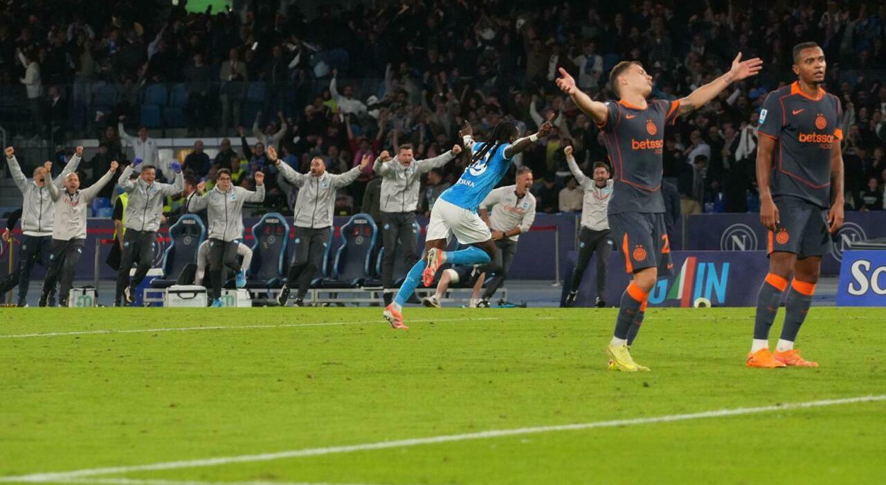 Napoli Inter 3 1, De Bruyne, McTominay e Anguissa valgono il primo posto Napoli Inter 3 1, De Bruyne, McTominay e Anguissa valgono il primo posto