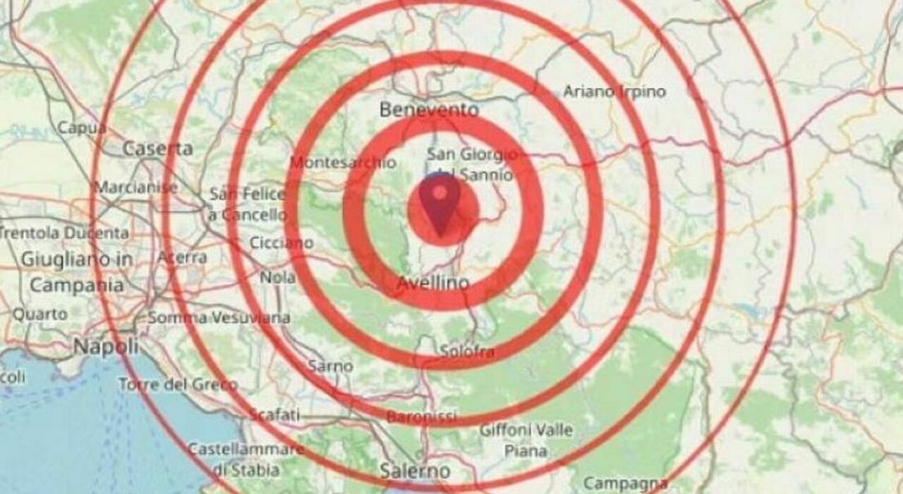https://statics.cedscdn.it/photos/MED_HIGH/2025/10/26/9150457_26085407_terremoto_campania_scosse_notte_campi_flegrei_avellinese_allerta_oggi_26_10_2025.jpg