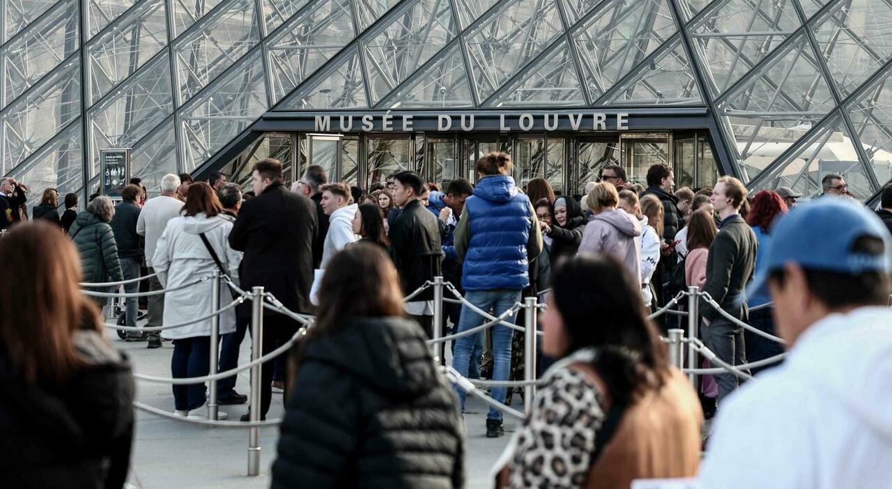 furto al louvre fermati due sospetti sono parigini e ladri esperti esecutori di colpi su commissione da Ilmessaggero.it furto al louvre fermati due sospetti sono parigini e ladri esperti esecutori di colpi su commissione