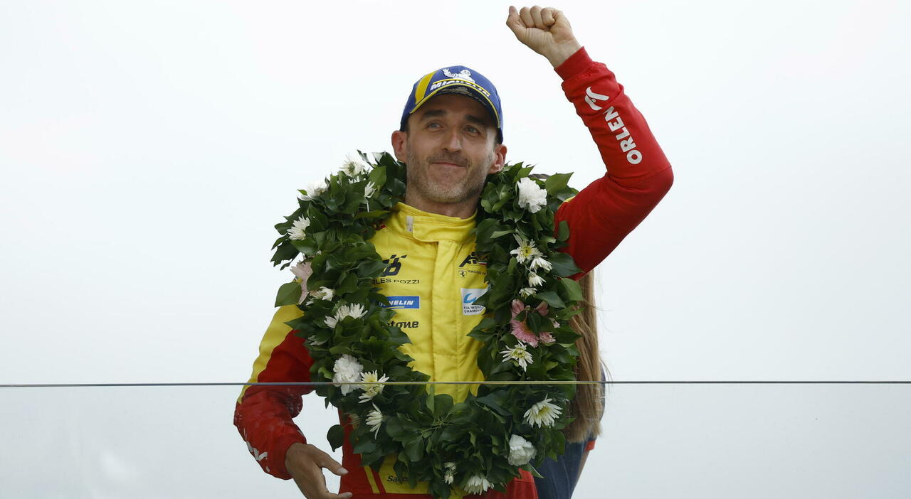 Robert Kubica sul podio di Le Mans