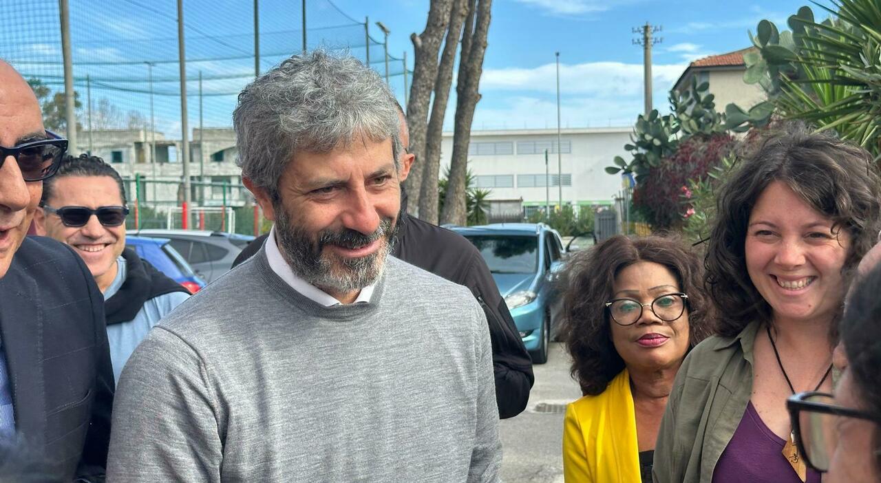 Regionali in Campania, Roberto Fico a Castel Volturno: «Serve un grande patto per il riscatto dell?area» Regionali in Campania, Roberto Fico a Castel Volturno: «Serve un grande patto per il riscatto dell?area»