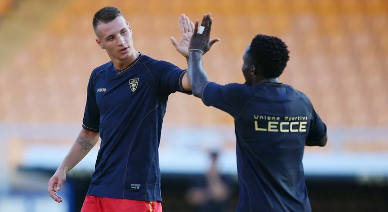 Di Francesco rimodella il Lecce per la sfida con il Napoli campione d Di Francesco rimodella il Lecce per la sfida con il Napoli campione d