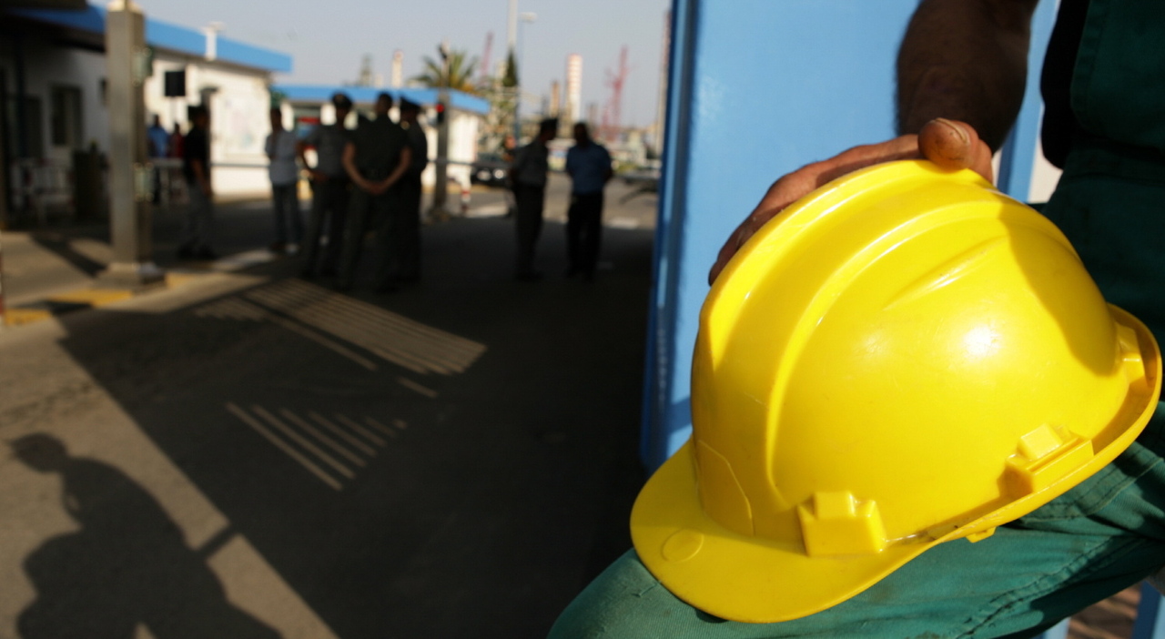 Operaio 29enne muore schiacciato da un macchinario in azienda. È la seconda vittima del lavoro in Veneto in poche ore