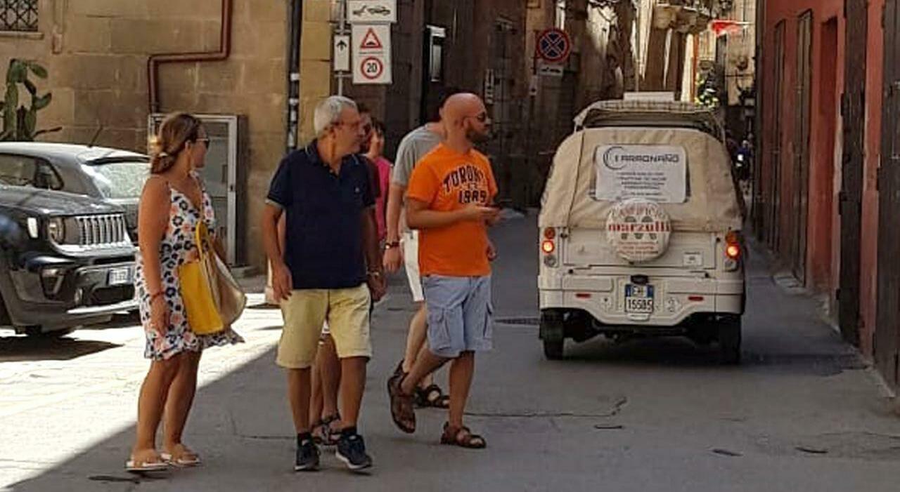 Gli ultimi crocieristi in città, si chiude la stagione: «Bella, ma troppa sporcizia» Gli ultimi crocieristi in città, si chiude la stagione: «Bella, ma troppa sporcizia»