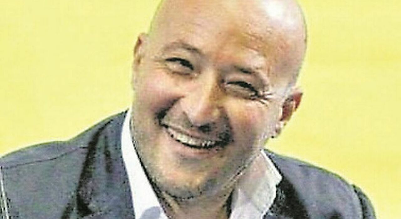 Manifesti contro De Santis, indaga la Digos. Bat, parla Caracciolo: «Non sono stato escluso»