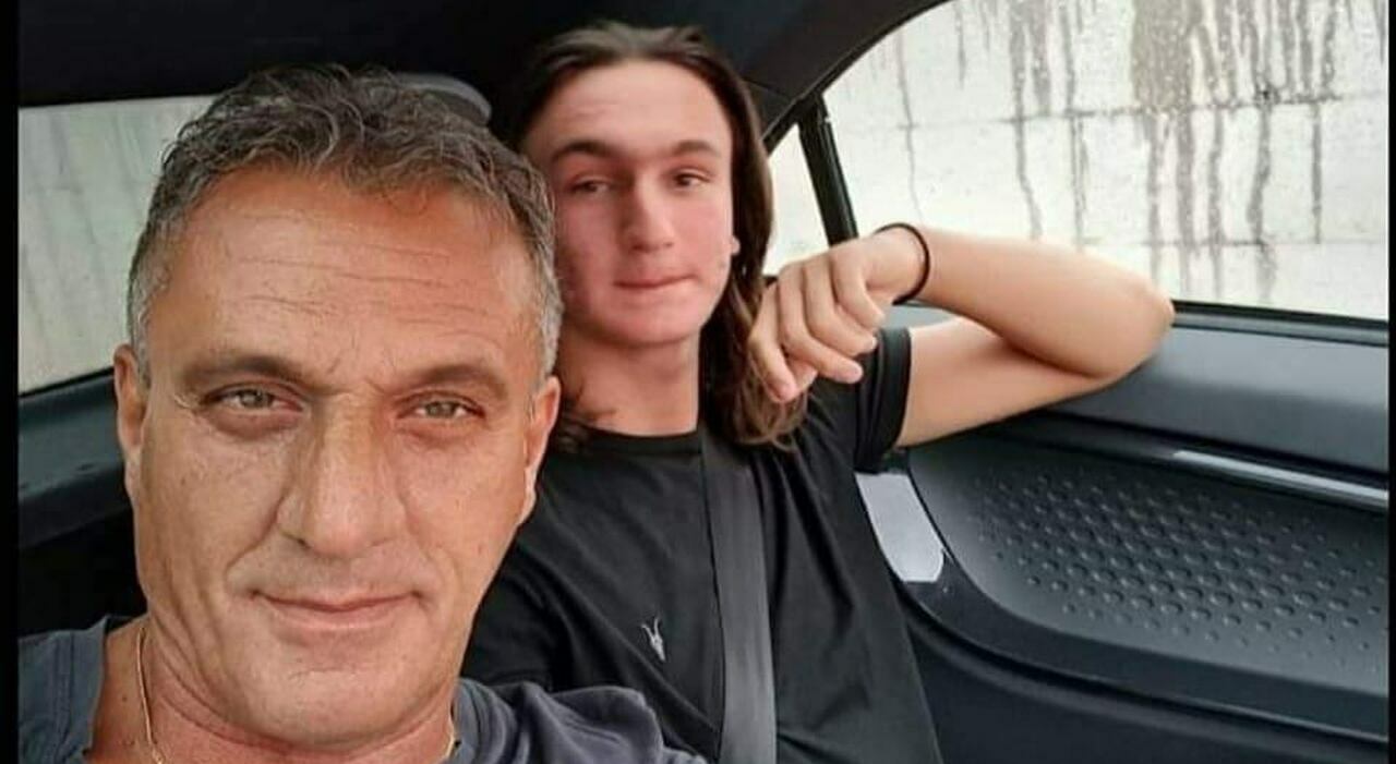 evan delogu il padre amore mio perch233 ci hai lasciato fammelo sapere presto ho dormito nel tuo letto stanotte perdonami ora te lo sistemo da Leggo.it evan delogu il padre amore mio perch233 ci hai lasciato fammelo sapere presto ho dormito nel tuo letto stanotte perdonami ora te lo sistemo