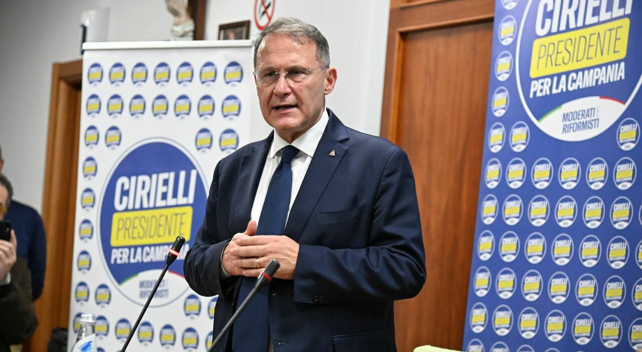 Regionali, Cirielli. Piano per lo stadio: «Accordo pubblico privati: rilanceremo il Maradona» Regionali, Cirielli. Piano per lo stadio: «Accordo pubblico privati: rilanceremo il Maradona»