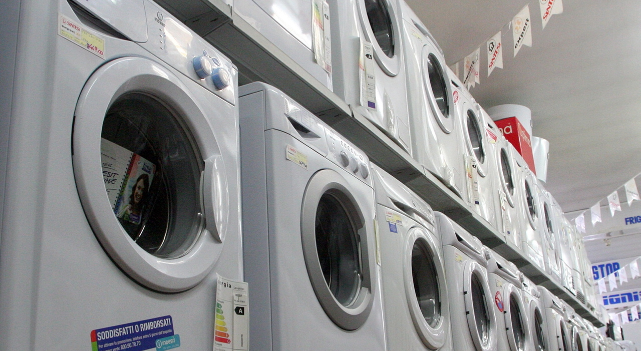 Bonus elettrodomestici 2025 fino a 200 euro, via da novembre: come fare richiesta e cosa si può comprare Bonus elettrodomestici 2025 fino a 200 euro, via da novembre: come fare richiesta e cosa si può comprare