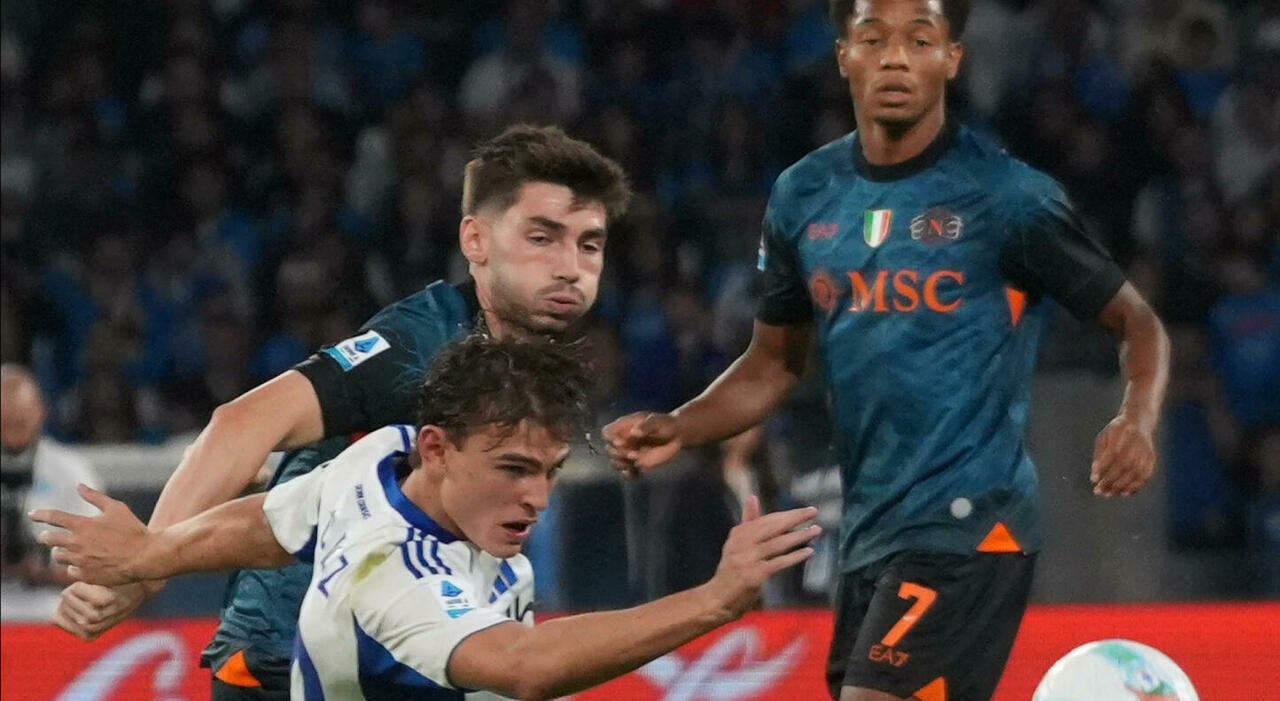 Napoli Como, infortunio per Gilmour: al suo posto entra Elmas Napoli Como, infortunio per Gilmour: al suo posto entra Elmas