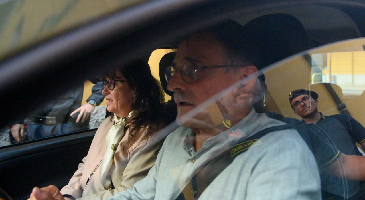 Garlasco, sui soldi sospetti le contraddizioni di Sempio. Gli avvocati: «Non siamo stati mai pagati»