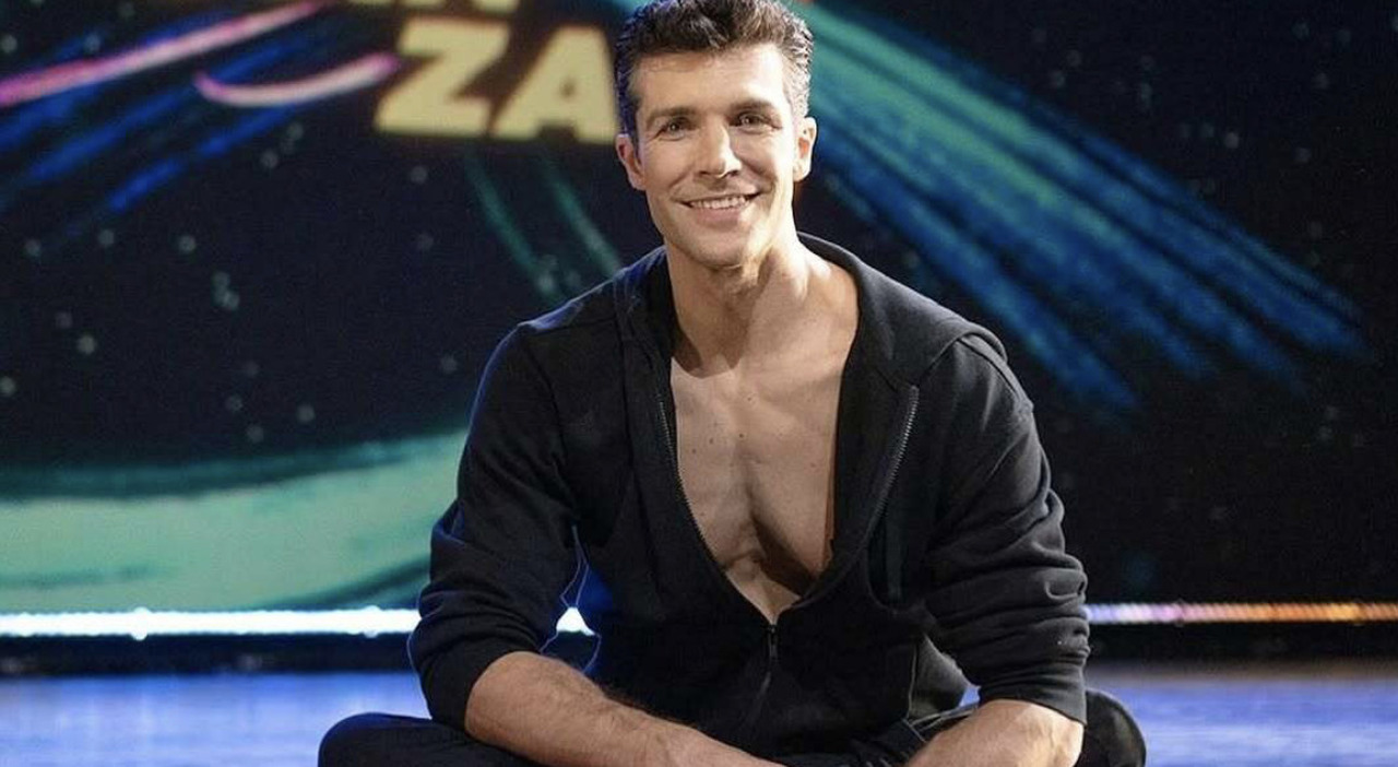 https://statics.cedscdn.it/photos/MED_HIGH/2025/11/02/9164622_02173215_roberto_bolle.jpg