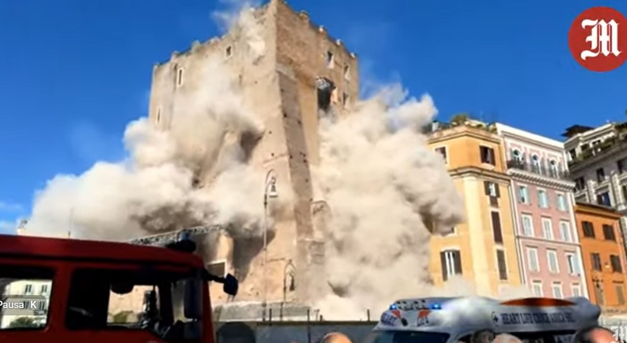 roma crolla la torre dei conti ai fori imperiali 4 feriti di cui uno grave nuova valanga di calcinacci cade dal tetto
