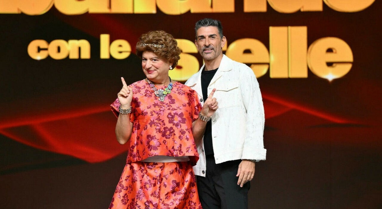 Simone Di Pasquale: «La mattina del funerale di mamma mi sono bloccato, ma ho scelto di affrontare la vita come lei e di esserci a Ballando» Simone Di Pasquale: «La mattina del funerale di mamma mi sono bloccato, ma ho scelto di affrontare la vita come lei e di esserci a Ballando»