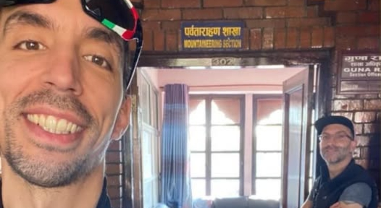 Alpinisti dispersi in Nepal, chi sono Paolo Cocco e Marco Di Marcello: la distanza dalla vetta, il radiosegnale e la speranza di trovarli ancora vivi Alpinisti dispersi in Nepal, chi sono Paolo Cocco e Marco Di Marcello: la distanza dalla vetta, il radiosegnale e la speranza di trovarli ancora vivi