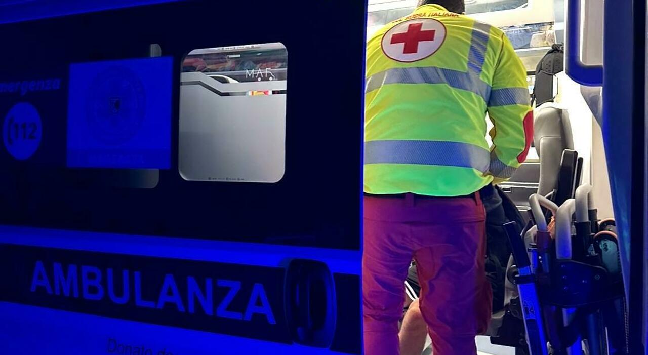 Trovato morto nel bagno del supermercato: i soccorritori hanno provato a rianimare il 34enne per un Trovato morto nel bagno del supermercato: i soccorritori hanno provato a rianimare il 34enne per un