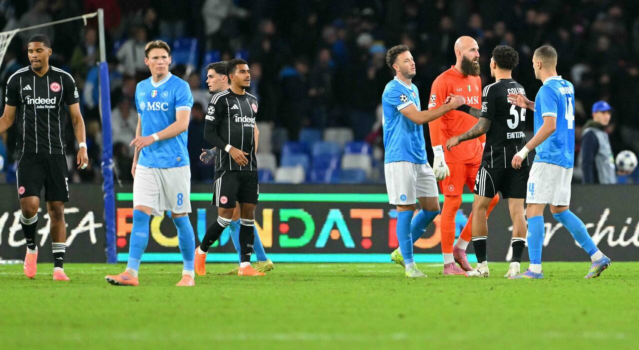 napoli eintracht 0 0 le pagelle anguissa 65 da solo non basta hojlund 5 spento lobotka 55 fuori ritmo