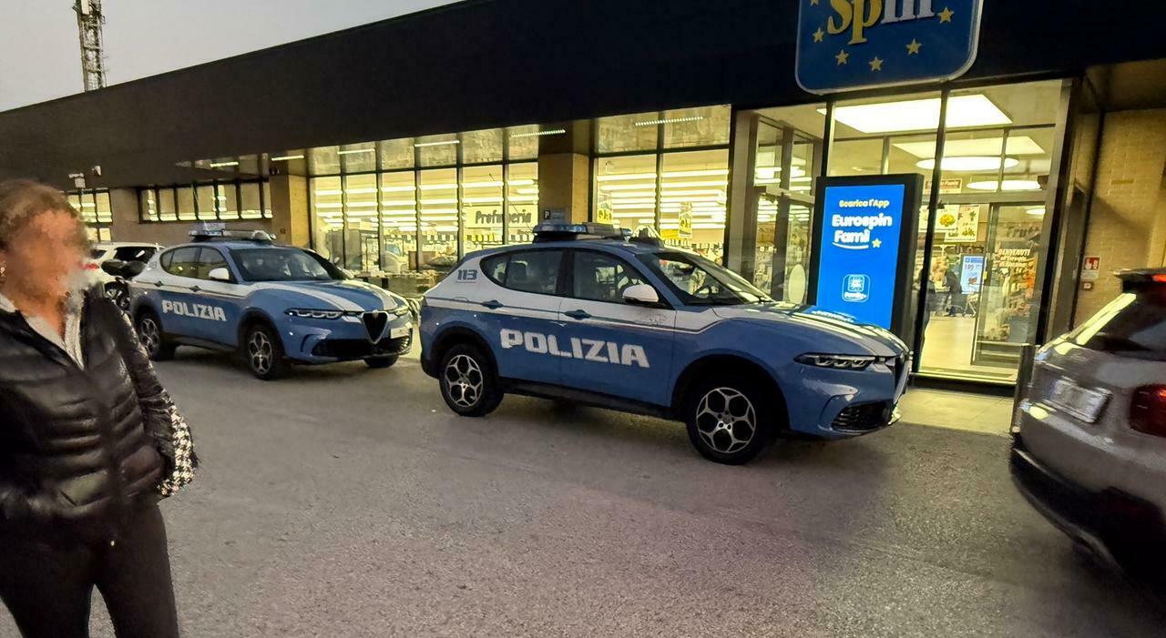 Malore nel bagno del supermercato: muore un 31enne, sospetta overdose. L Malore nel bagno del supermercato: muore un 31enne, sospetta overdose. L