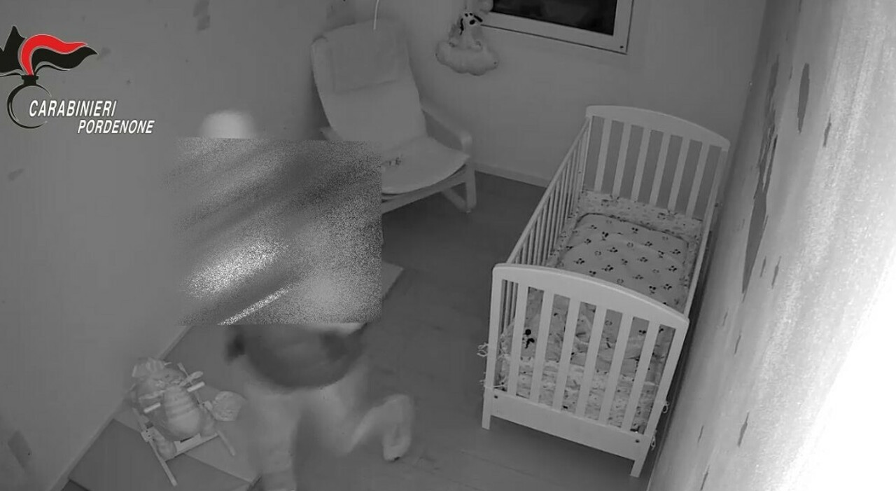 Ladri in casa, arrestati i due banditi albanesi che svaligiavano le ville del Nordest su auto sportive rubate. Schema fisso e walkie talkie nei 13 colpi. Due ricercati Ladri in casa, arrestati i due banditi albanesi che svaligiavano le ville del Nordest su auto sportive rubate. Schema fisso e walkie talkie nei 13 colpi. Due ricercati