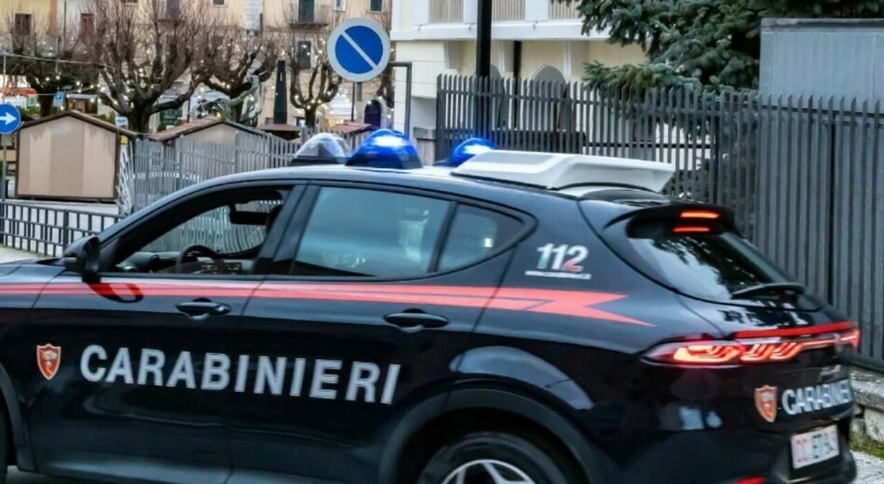 Lite tra bambini, il papà picchia il rivale: l