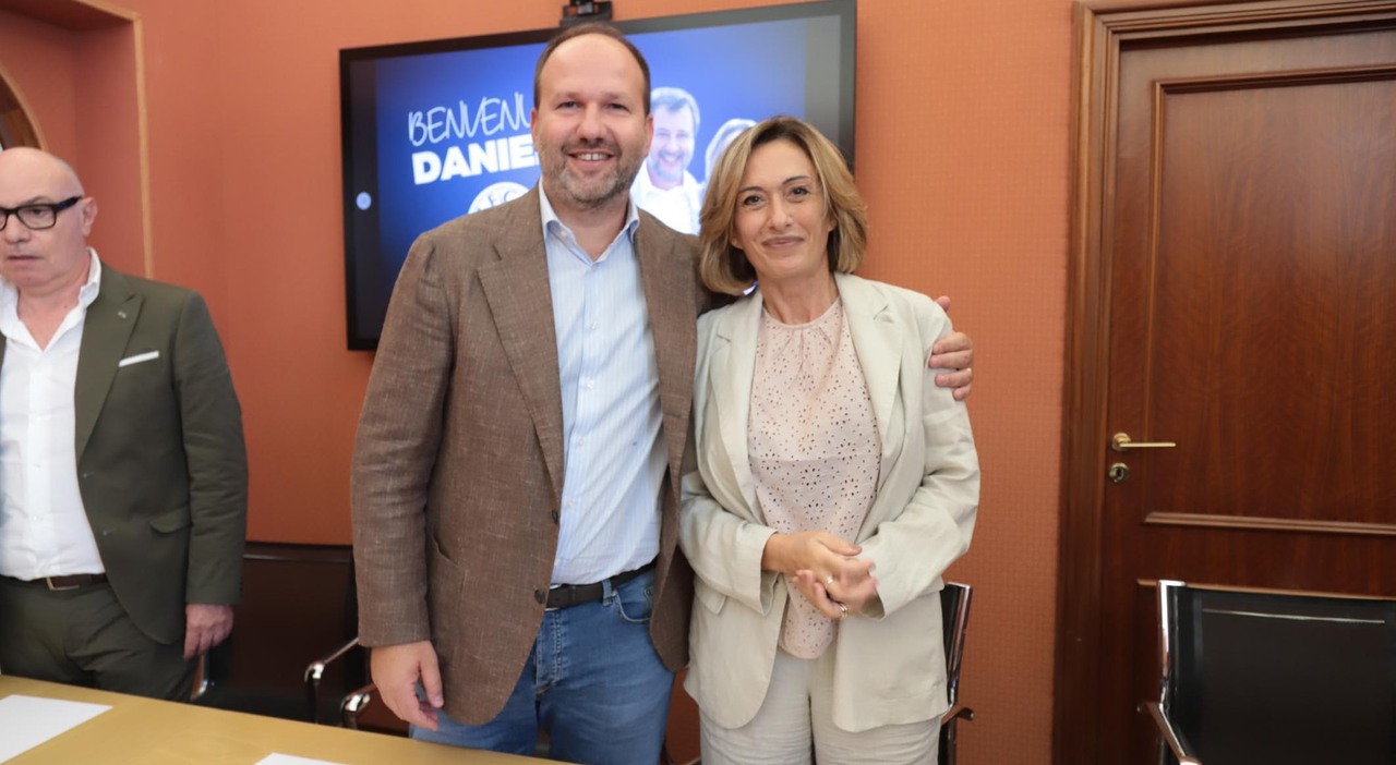 Regionali in Campania, intervista Giampiero Zinzi: «Inaccettabili le critiche a Salvini sinistra debole e senza argomenti» Regionali in Campania, intervista Giampiero Zinzi: «Inaccettabili le critiche a Salvini sinistra debole e senza argomenti»