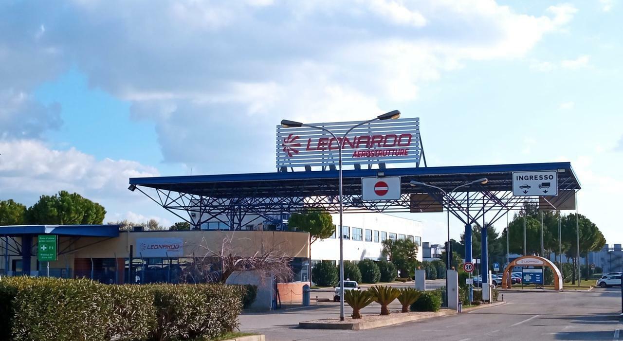 Leonardo, risale la produzione e c?è l?intesa per i premi ai lavoratori: 4mila euro lordi Leonardo, risale la produzione e c?è l?intesa per i premi ai lavoratori: 4mila euro lordi