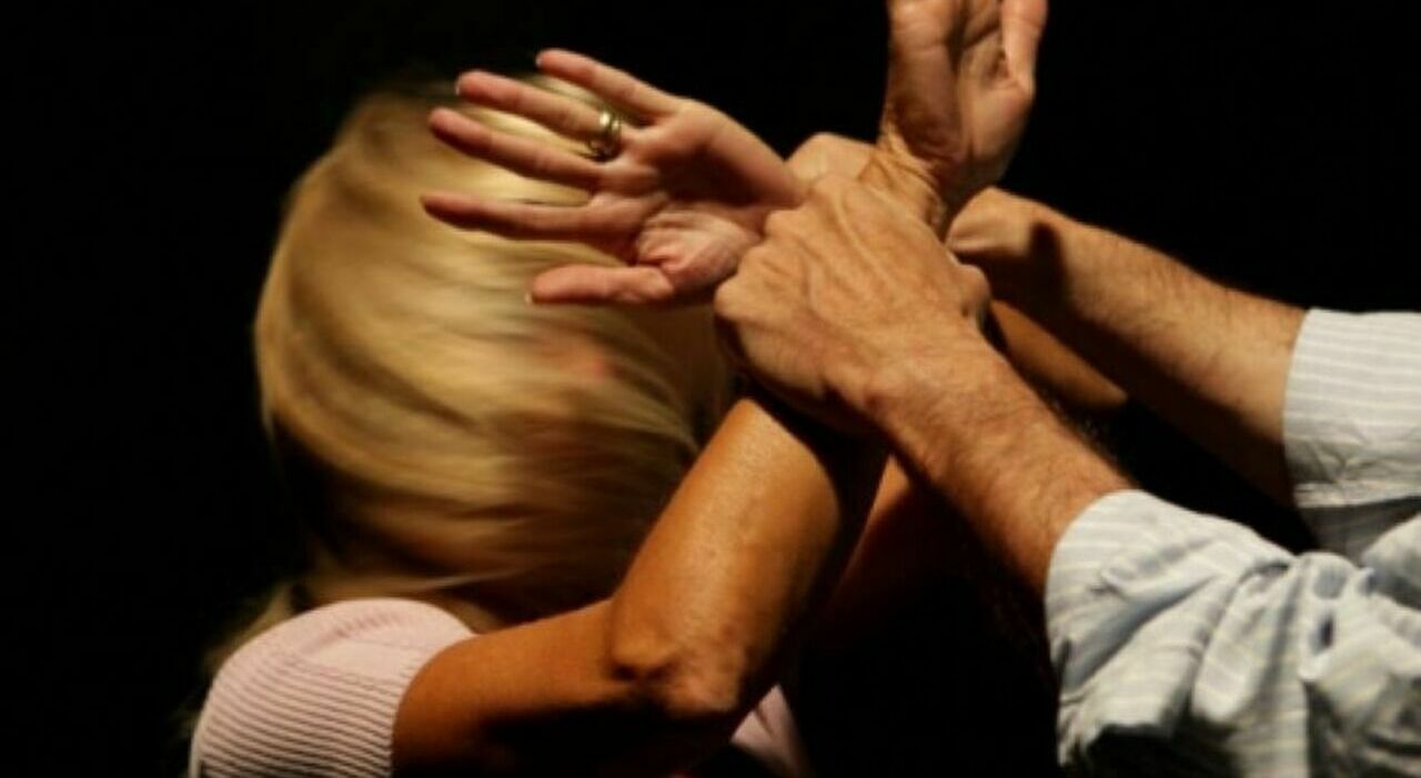 Abusi e femminicidi, quando le mura domestiche diventano prigioni: il report stilato dalla Regione sulla violenza di genere Abusi e femminicidi, quando le mura domestiche diventano prigioni: il report stilato dalla Regione sulla violenza di genere