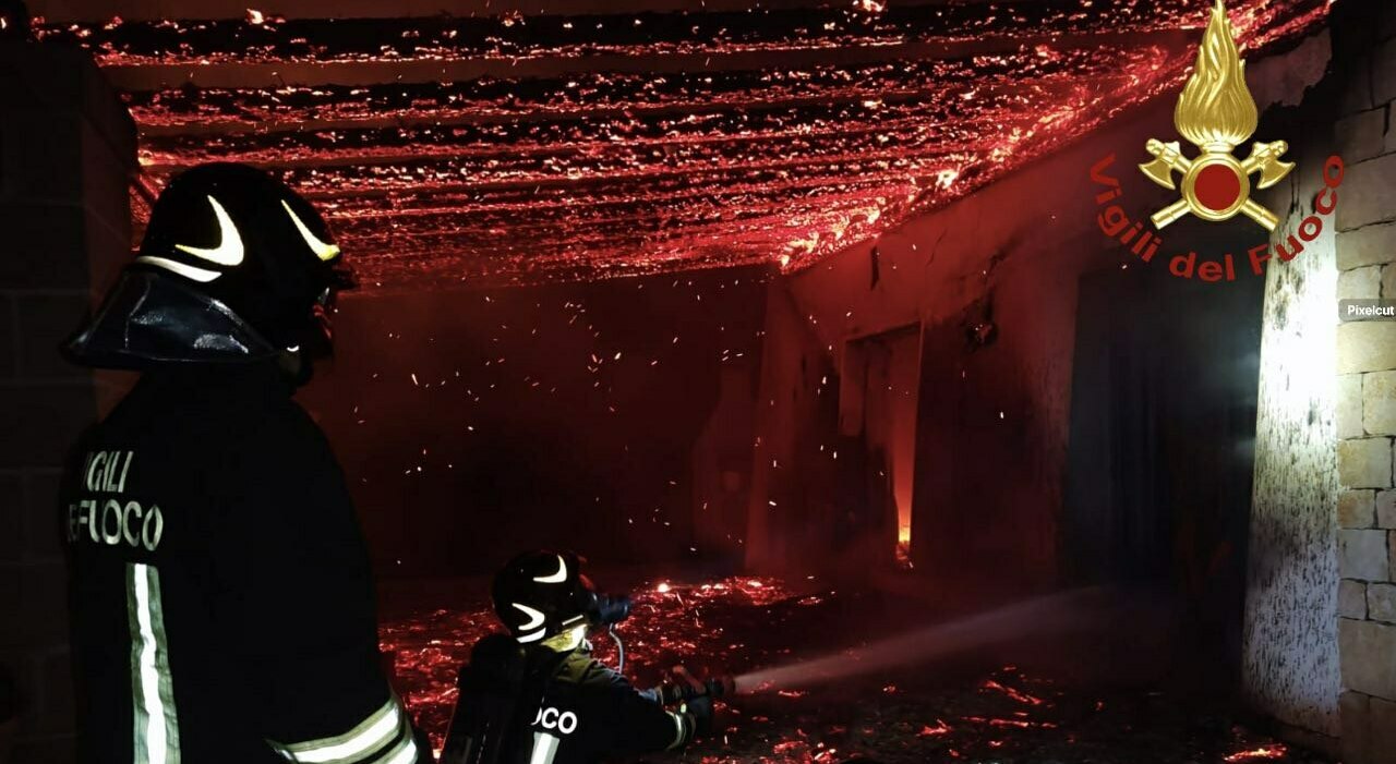 doppio incendio distrugge due case vacanza nel salento si sospetta il dolo da Quotidianodipuglia.it doppio incendio distrugge due case vacanza nel salento si sospetta il dolo