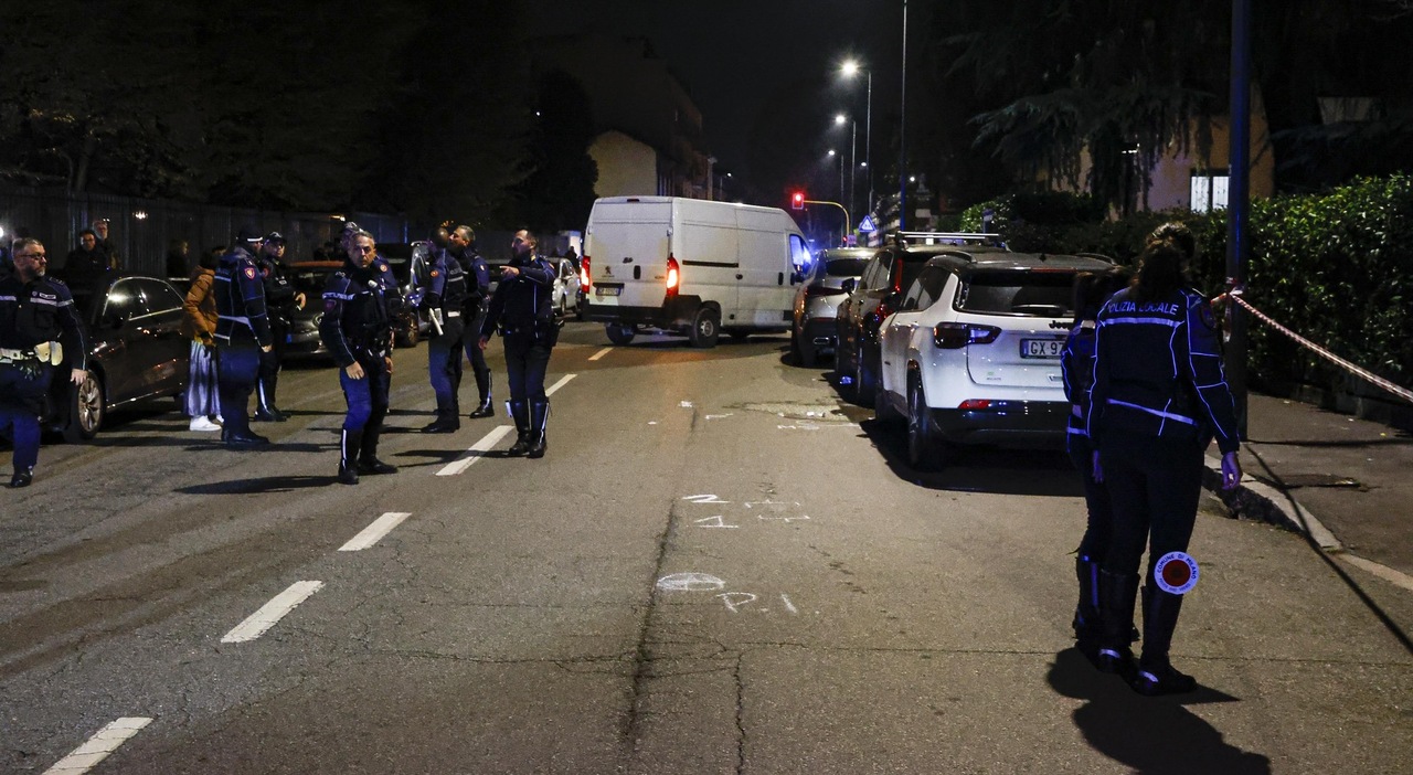 Milano, un ragazzino di 12 anni travolto da un furgone: è gravissimo. L Milano, un ragazzino di 12 anni travolto da un furgone: è gravissimo. L